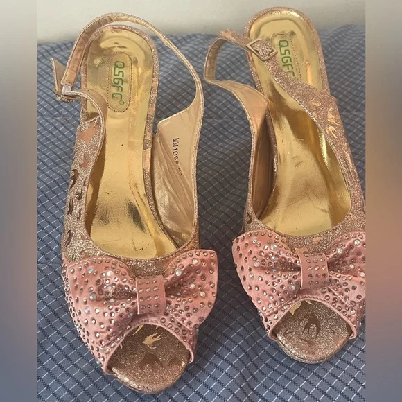 Beautiful Gorgeous Ladies Formal Heels - Picture 2 of 7